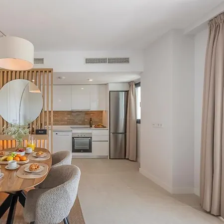 Modern In With Pool & Parking * Estepona
