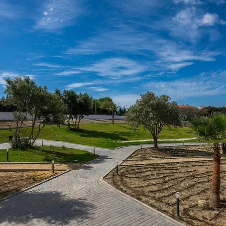 Modern In With Pool & Parking Apartment Estepona